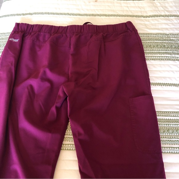 Greys Anatomy Scrubs - Picture 12 of 12